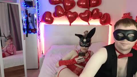 Snapshot of sofyandmike chatting on 02/16/25, 08:33 SOFYandMIKE online show from 02/16/25, 08:33