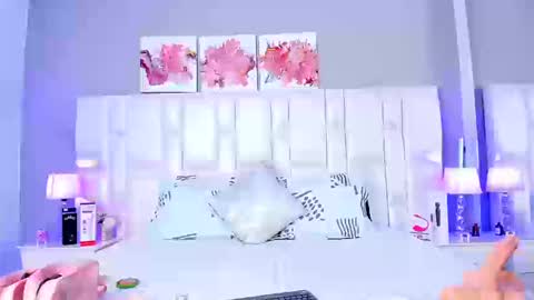   online show from 09/25/25, 04:05