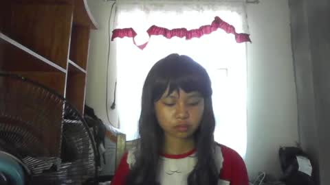 Snapshot of soiladeacetis chatting on 04/12/26, 12:15 Sunny online show from 04/12/26, 12:15