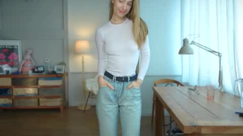 Bella online show from 02/24/25, 10:59