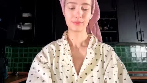 Bella online show from 02/12/26, 04:29