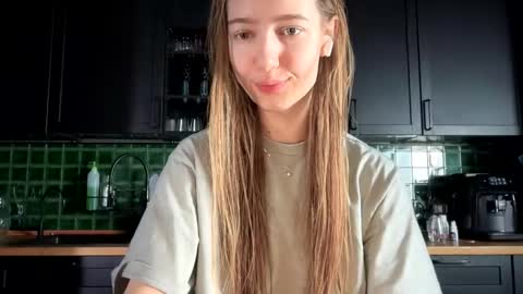 Bella online show from 02/26/26, 04:44