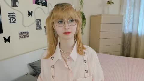 Snapshot of solar_blink chatting on 03/18/26, 07:55 Nana online show from 03/18/26, 07:55