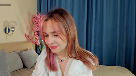 Snapshot of solar_blink chatting on 03/21/26, 09:29 Nana online show from 03/21/26, 09:29