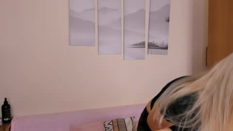 Nana online show from 05/14/26, 12:56