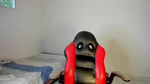 Moonie  online show from 09/19/25, 10:10