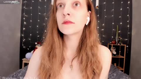 Snapshot of solaralice chatting on 12/12/24, 07:04 SolarAlice online show from 12/12/24, 07:04