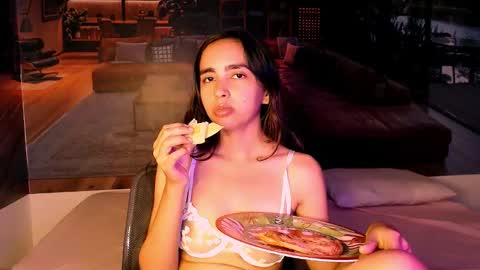 solarboom18 online show from 11/26/25, 07:04