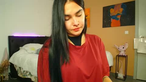 Snapshot of solecitho chatting on 10/21/25, 05:57 Mila online show from 10/21/25, 05:57