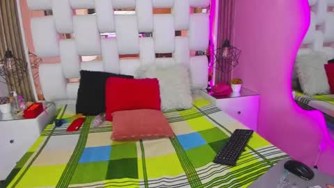 Sol Evans online show from 03/05/25, 04:02