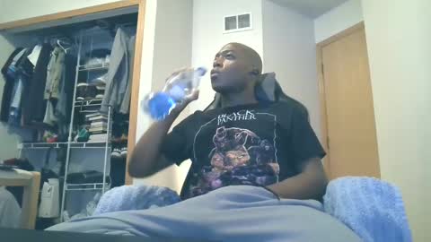 Snapshot of solidsnake992 chatting on 12/10/24, 02:39 solidsnake992 online show from 12/10/24, 02:39