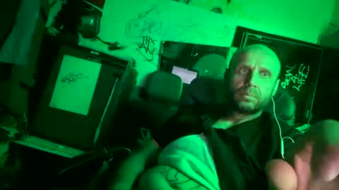 Snapshot of son_e_blacc chatting on 06/14/26, 03:52 Soni online show from 06/14/26, 03:52