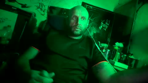 Snapshot of son_e_blacc chatting on 06/14/26, 05:15 Soni online show from 06/14/26, 05:15