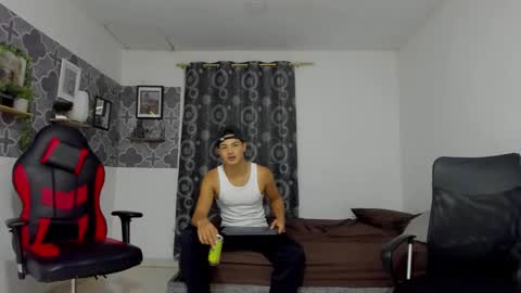 Snapshot of son_hades chatting on 10/20/25, 03:40 son_hades online show from 10/20/25, 03:40