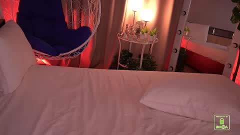 My name isSonya  online show from 09/18/25, 05:59