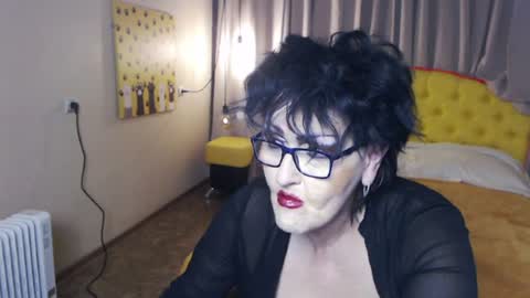 sondrariddle online show from 03/25/26, 10:05