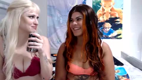 Snapshot of songbirdaz99 chatting on 10/29/25, 10:55 Double Trouble online show from 10/29/25, 10:55