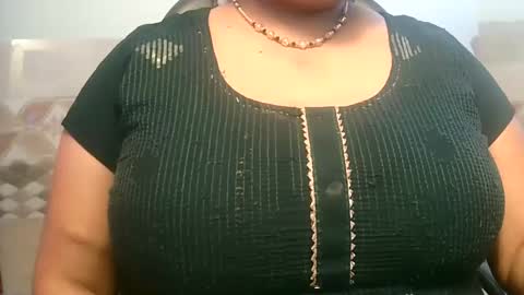 soni88888 online show from 01/28/25, 05:22