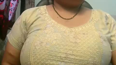 soni88888 online show from 02/13/25, 04:22