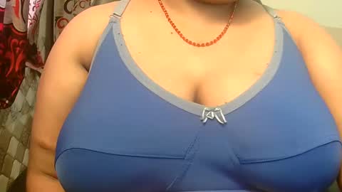 soni88888 online show from 02/16/25, 05:26