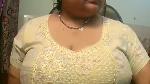 soni88888 online show from 03/05/25, 11:28