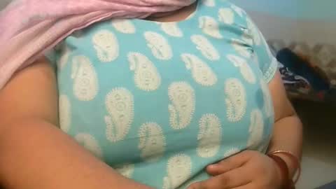 soni88888 online show from 11/25/25, 05:18