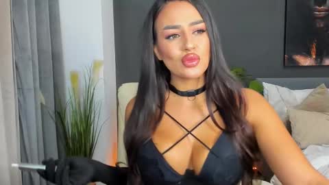 Sonia  Rey online show from 09/12/25, 03:45