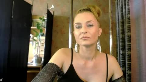 Snapshot of soniadance chatting on 04/03/26, 01:42 Sonia online show from 04/03/26, 01:42