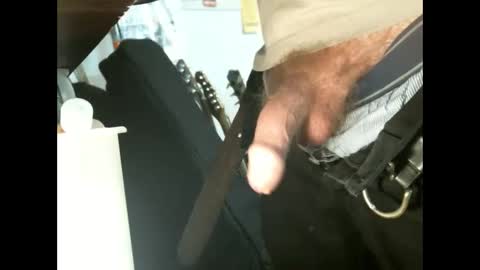 Snapshot of sonnyboy18 chatting on 11/10/25, 07:46 BruceWilly online show from 11/10/25, 07:46