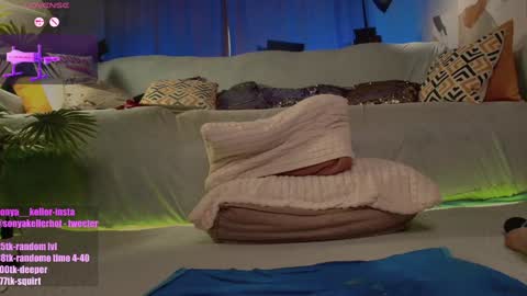 Sonya    online show from 10/17/25, 02:19