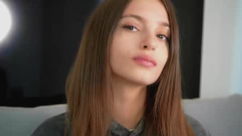 Eva 3 online show from 09/15/25, 08:47