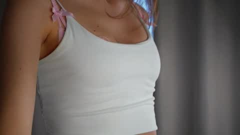 Eva 3 online show from 10/31/25, 09:54