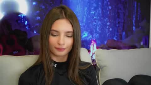 Eva 3 online show from 11/10/25, 06:01