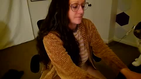 Snapshot of soothingnsweet chatting on 12/21/24, 02:37 soothingnsweet online show from 12/21/24, 02:37