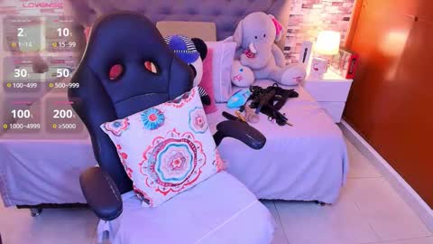 Sofia online show from 11/30/25, 04:55