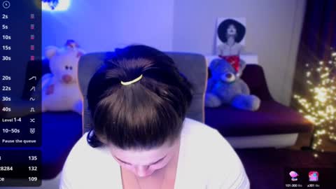 sophia__olsen online show from 01/12/25, 12:33