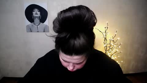 sophia__olsen online show from 10/03/25, 05:37