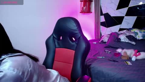 Sophia online show from 12/17/25, 04:07