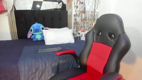 Sophia online show from 04/12/26, 02:38