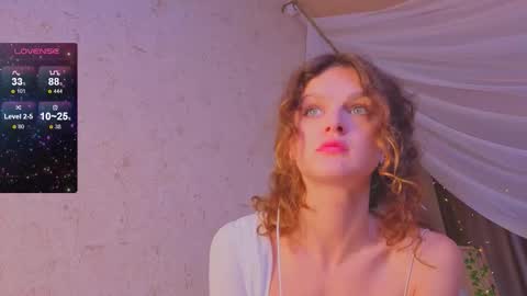 Snapshot of sophia_dreamy chatting on 09/25/25, 08:40 Sophia online show from 09/25/25, 08:40