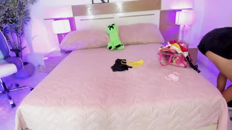 sophia_duarte_ online show from 05/11/26, 11:38