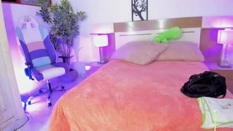 sophia_duarte_ online show from 05/19/26, 11:38