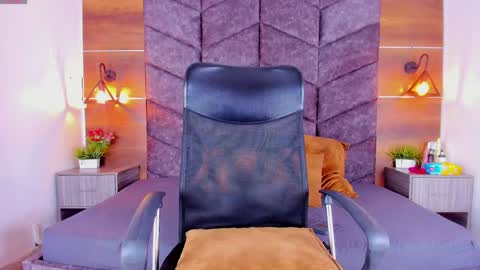 Snapshot of sophia_hoyos_ chatting on 01/10/25, 05:47 Sophi online show from 01/10/25, 05:47