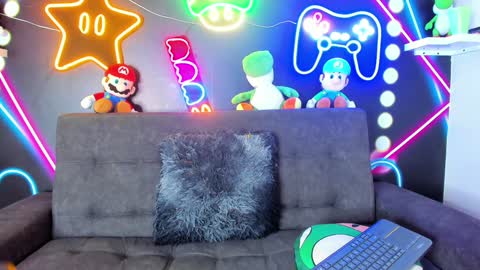 Snapshot of sophia_hoyos_ chatting on 01/23/25, 05:45 Sophi online show from 01/23/25, 05:45