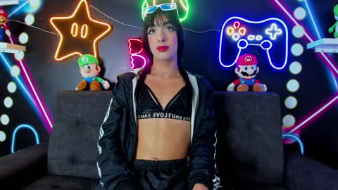 Snapshot of sophia_hoyos_ chatting on 02/04/25, 09:49 Sophi online show from 02/04/25, 09:49