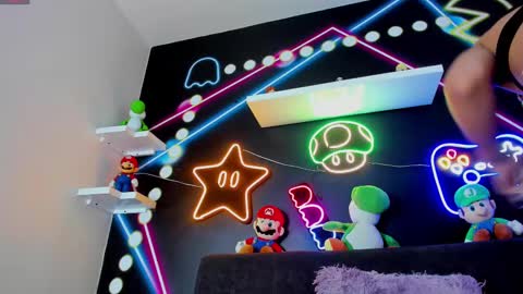 Snapshot of sophia_hoyos_ chatting on 03/04/25, 08:57 Sophi online show from 03/04/25, 08:57