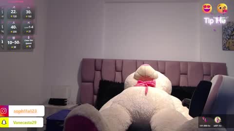Snapshot of sophia_karsonn chatting on 12/23/24, 10:21 Sophia Carson online show from 12/23/24, 10:21