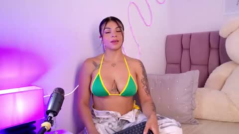 Snapshot of sophia_karsonn chatting on 10/02/25, 06:15 Sophia Carson online show from 10/02/25, 06:15
