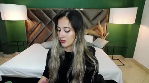 Sofia online show from 02/05/25, 02:16