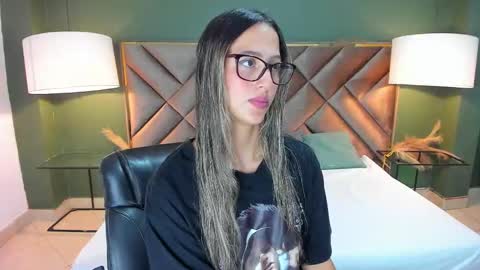 Sofia online show from 01/16/26, 01:48